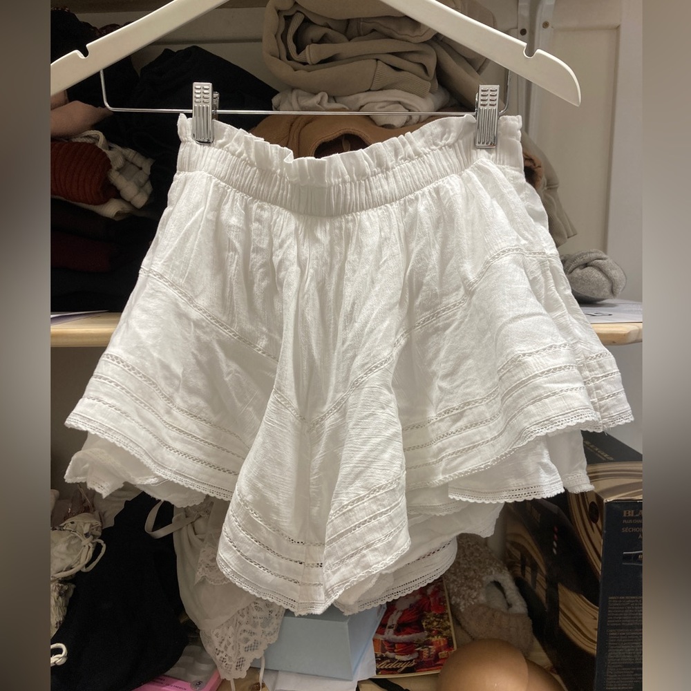 Aerie skort